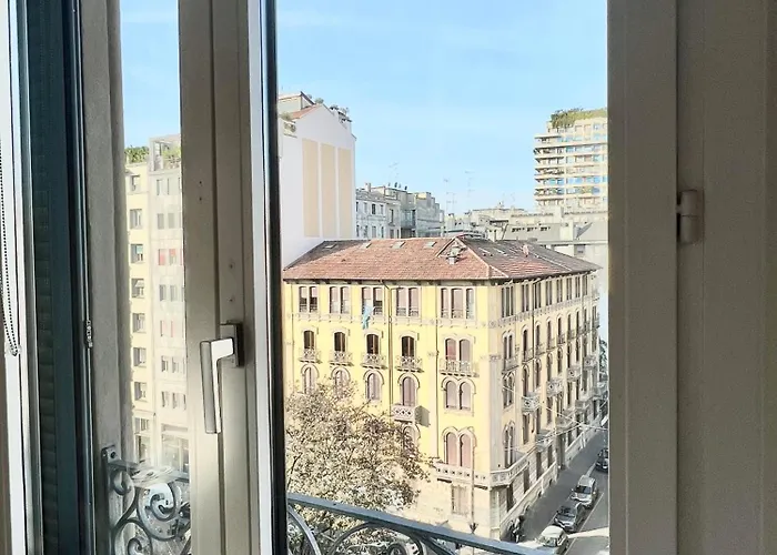 Tricolore Suite